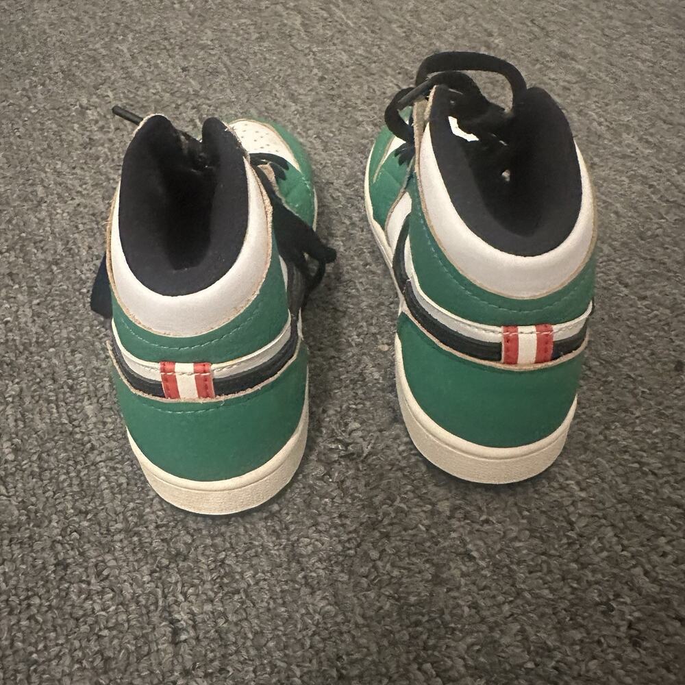 Nike Air Jordan 1 Retro High OG Lucky Green Youth 1 - Picture 6 of 9